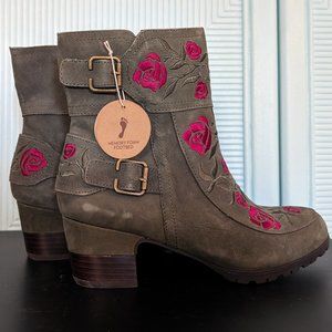 Jambu Olive & Red Floral Embroidered Lola Stacked Heel Bootie Sz 7